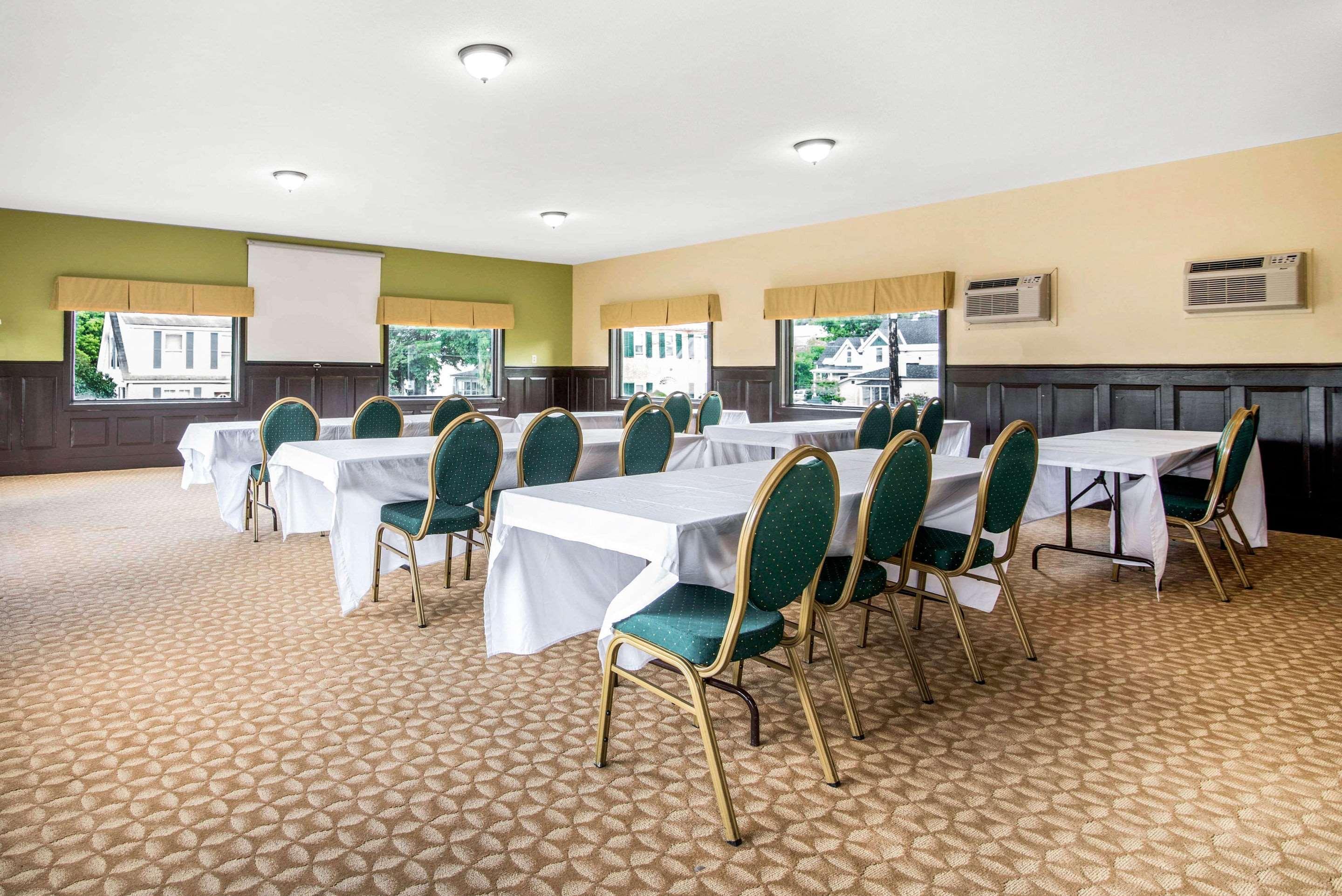 Quality Inn Barre-Montpelier Екстериор снимка