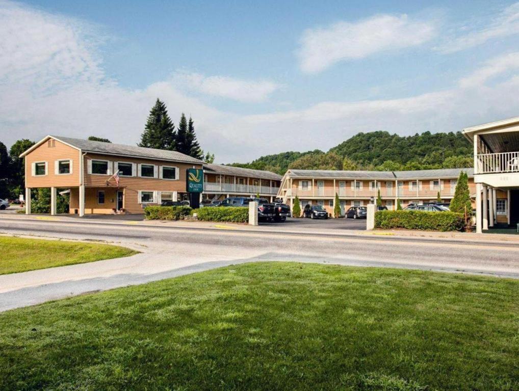 Quality Inn Barre-Montpelier Екстериор снимка