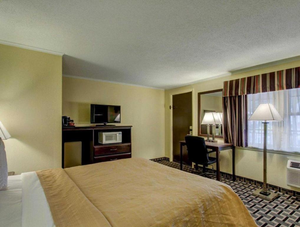 Quality Inn Barre-Montpelier Екстериор снимка