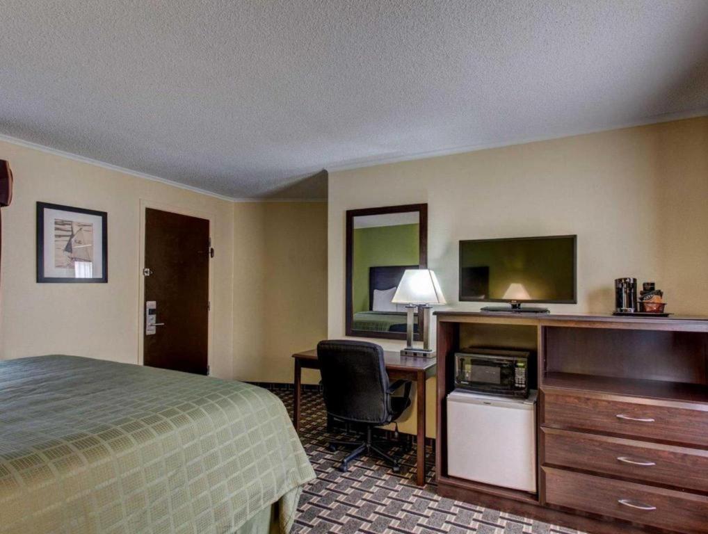 Quality Inn Barre-Montpelier Екстериор снимка