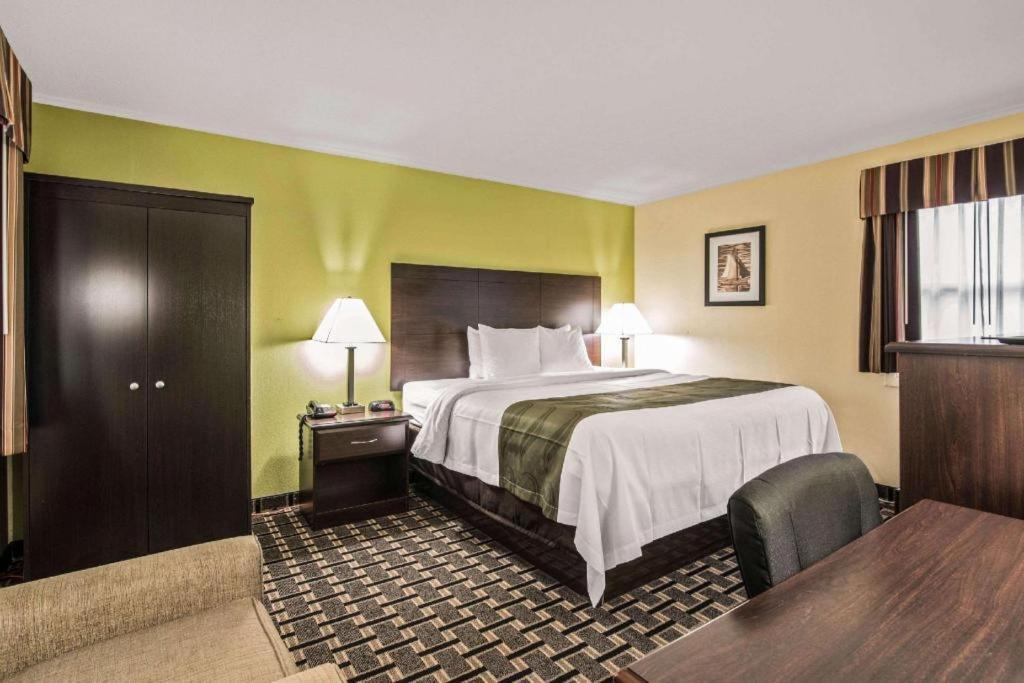 Quality Inn Barre-Montpelier Екстериор снимка