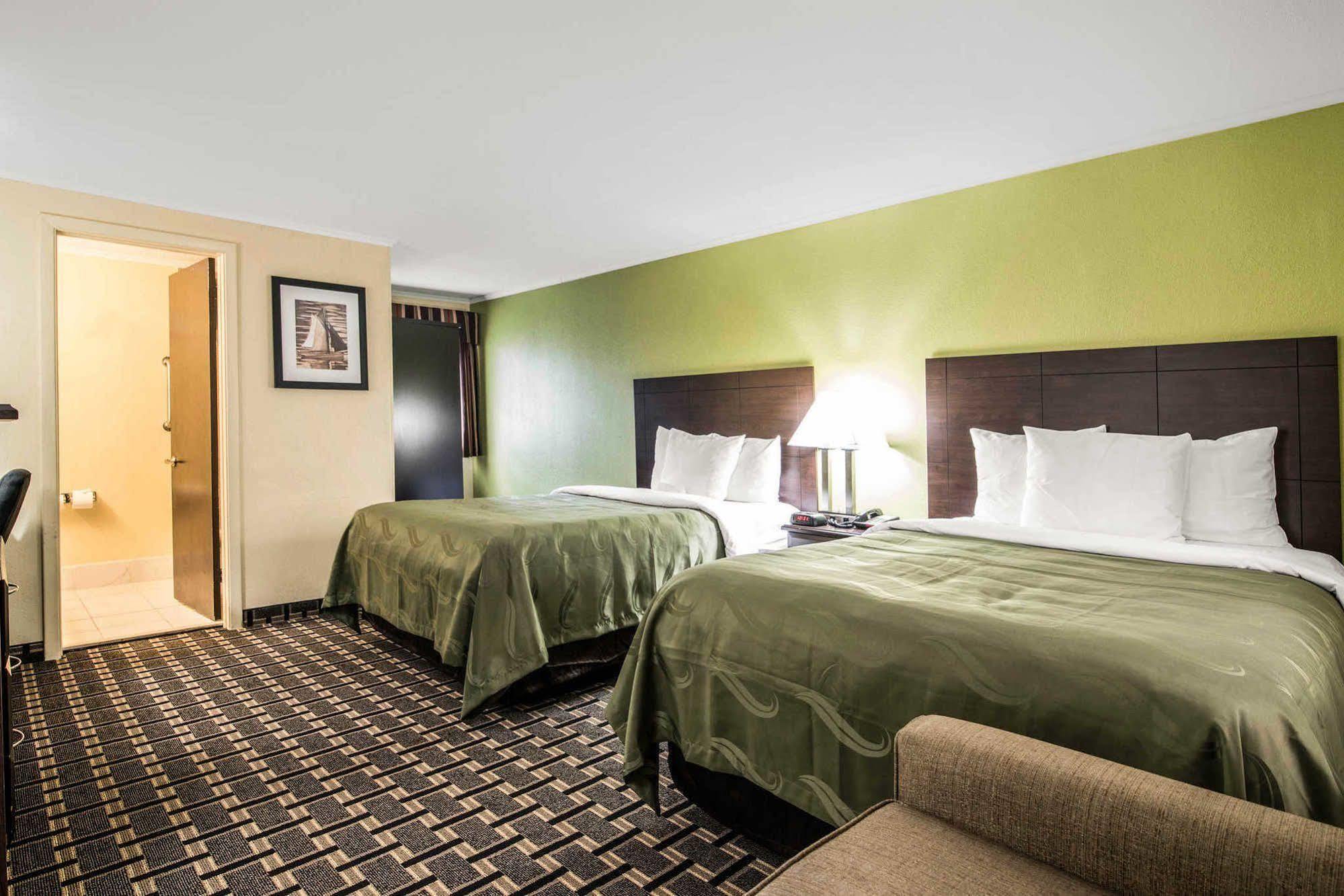 Quality Inn Barre-Montpelier Екстериор снимка